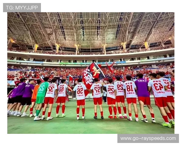 怀化联赛中场互动环节,啦啦队表演点燃现场氛围 怀化联赛中场互动环节,啦啦队表演点燃现场氛围